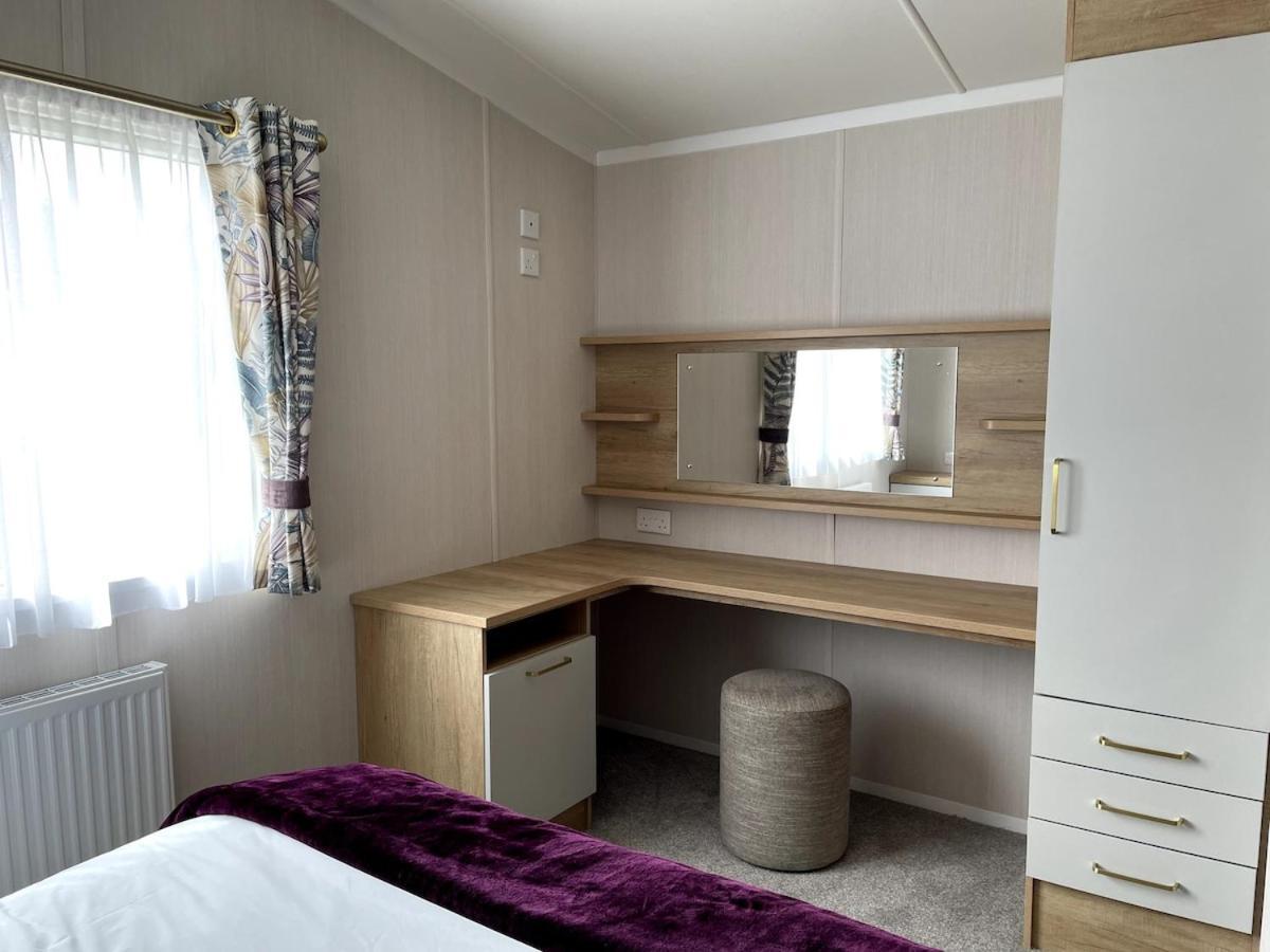 Luxury Caravan Cornwall Sleeps 4 Countryside View St Austell Exterior foto